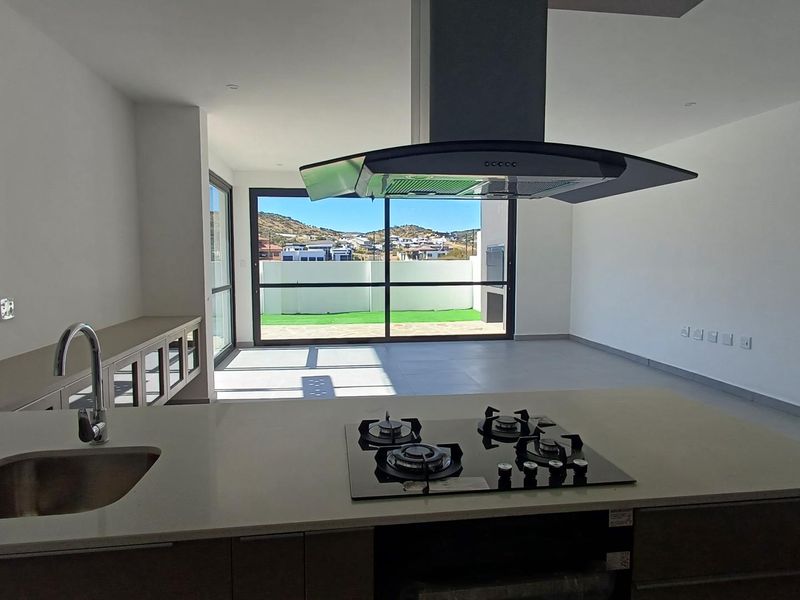 To Let - Photo 3