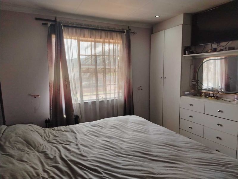 Charming Townhouse Next to Golf Course Awaits You! - Photo 9