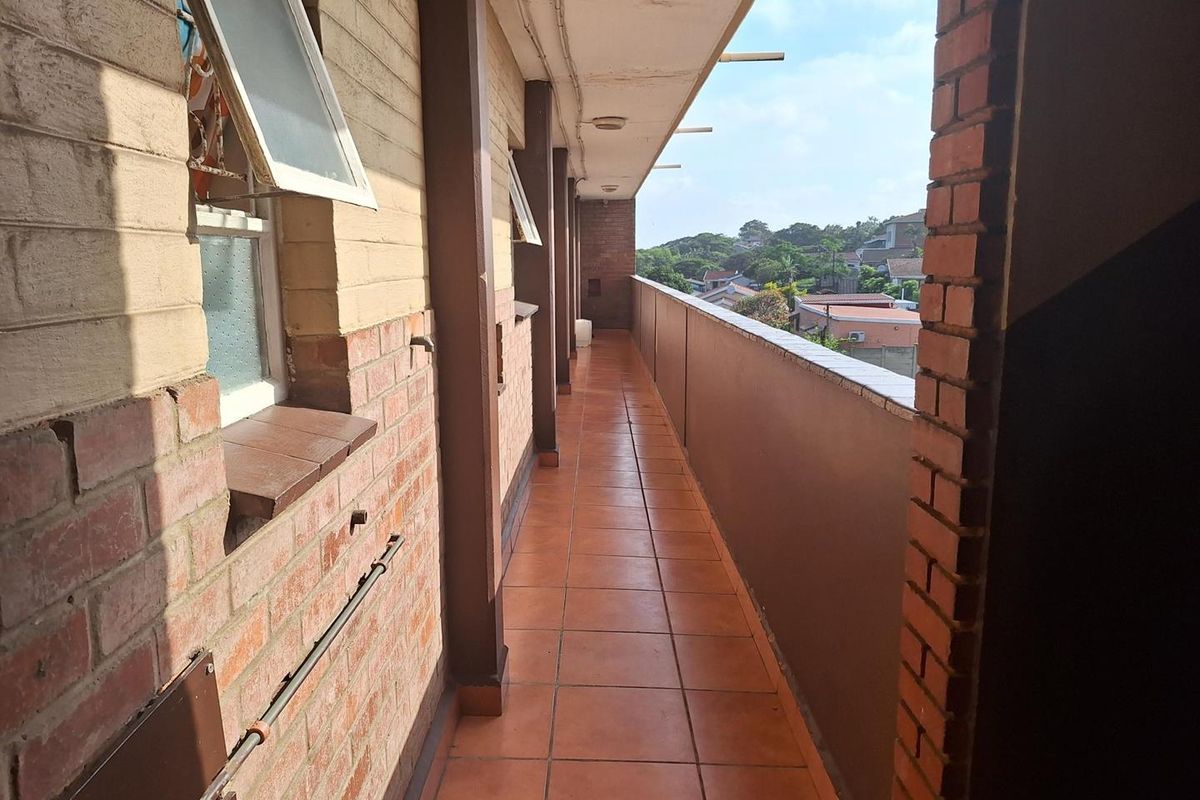 Super Duper Family Duplex !! - Photo 3