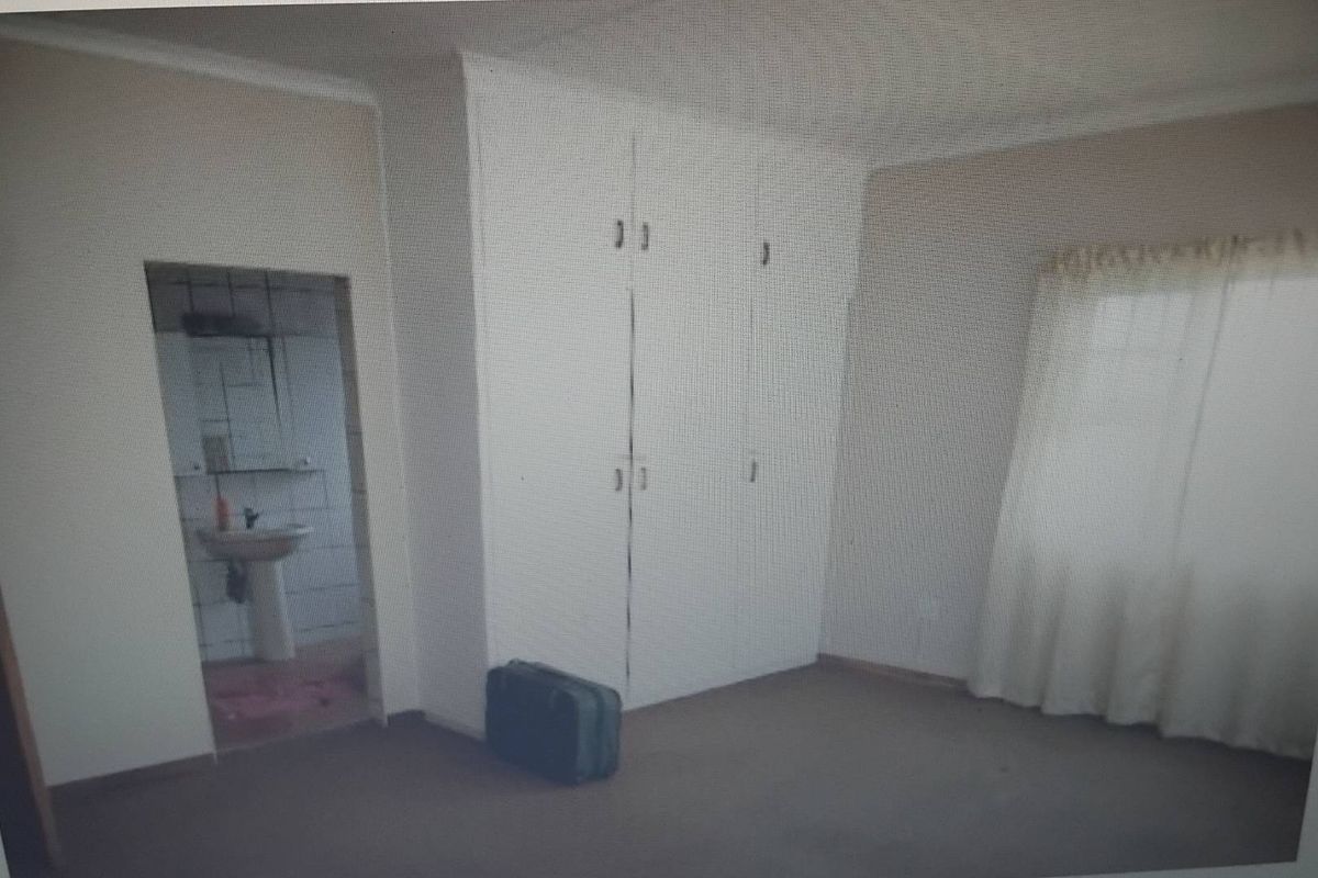 5 Bedroom Doubley Storey house - Very well maintained building and roof - Photo 4