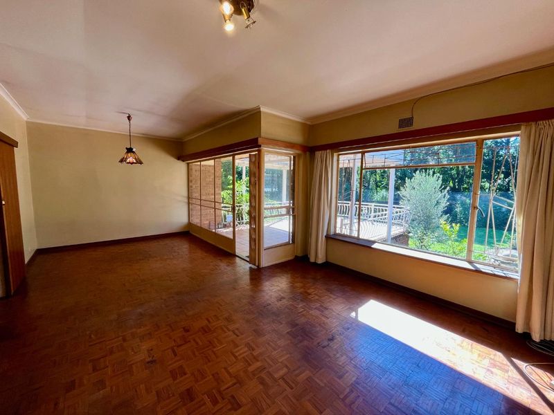 Spacious Family Home with Large Granny Flat for Sale in Villieria – Priced to Sell! - Photo 9