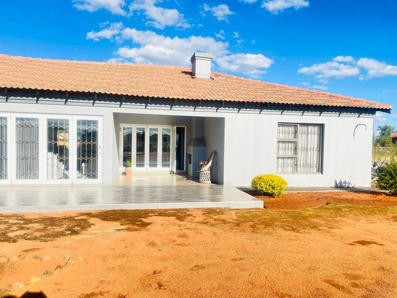 *Tranquil Retreat Family Home That Feels Like a Vacation in Kookrus, Meyerton - Photo 7