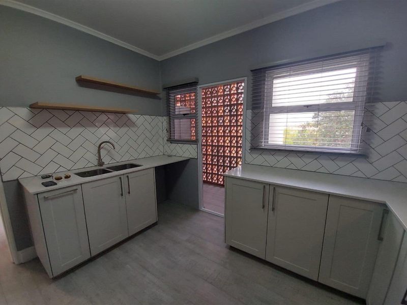 Unfurnished 2-Bedroom Apartment To Rent in Claremont - Photo 9