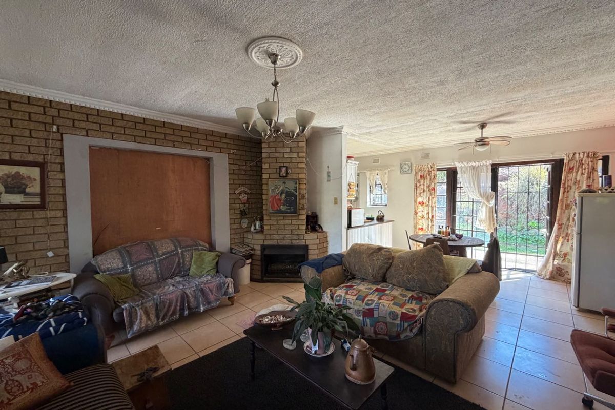 SPACIOUS FAMILY HOME OR INCOME GENERATING OPPORTUNITY! - Photo 4