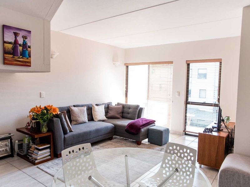 Gorgeous 2 bed, 2 bath apartment for sale in Abbington - Photo 6