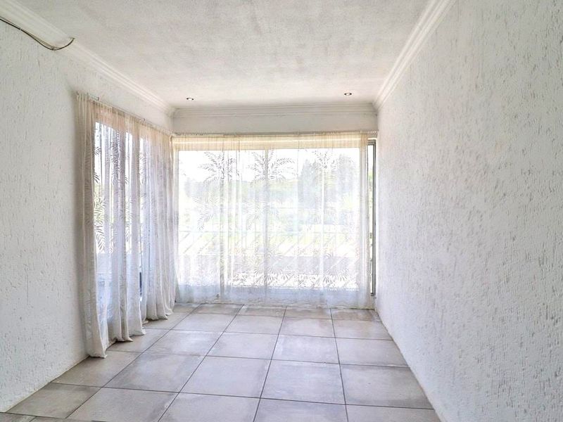 1 Bedroom Townhouse in Mulbarton - Photo 6