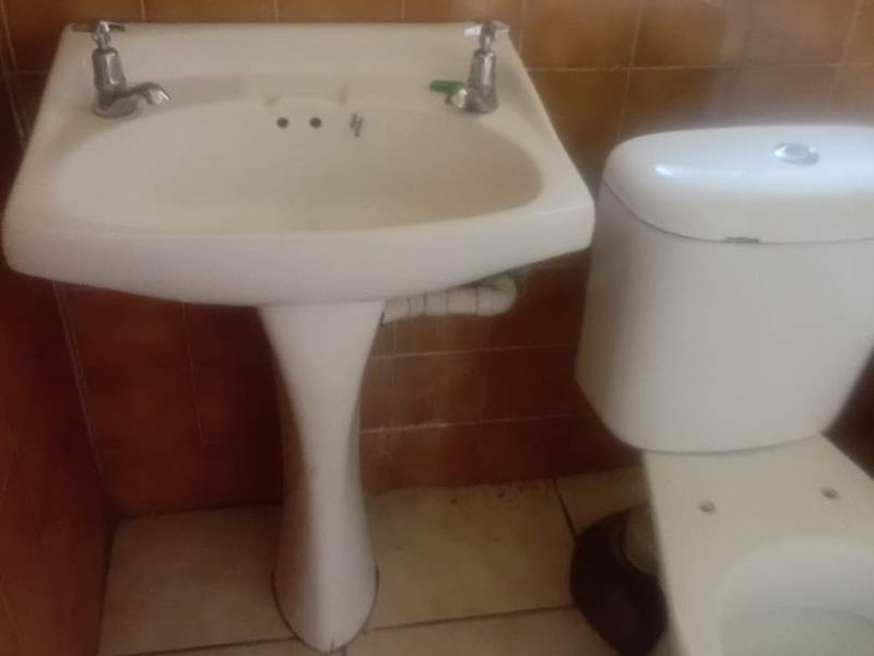 Ground floor two-bedroom flat for sale - Photo 6