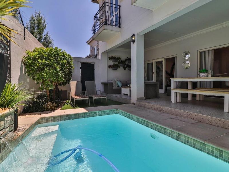 Where Timeless English Elegance Meets Modern Luxury. - Photo 3