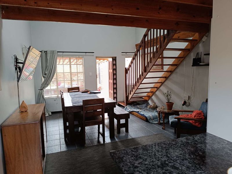 CLUBVIEW - 3 BEDROOMS - 2 FULL BATHROOMS - 2 LOCK-UP GARAGES - Photo 8