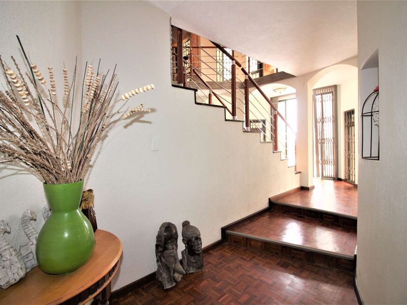 LUXURY SEA VIEW HOUSE FOR SALE IN CUL DE SAC - CENTRAL SWAKOPMUND - Photo 10