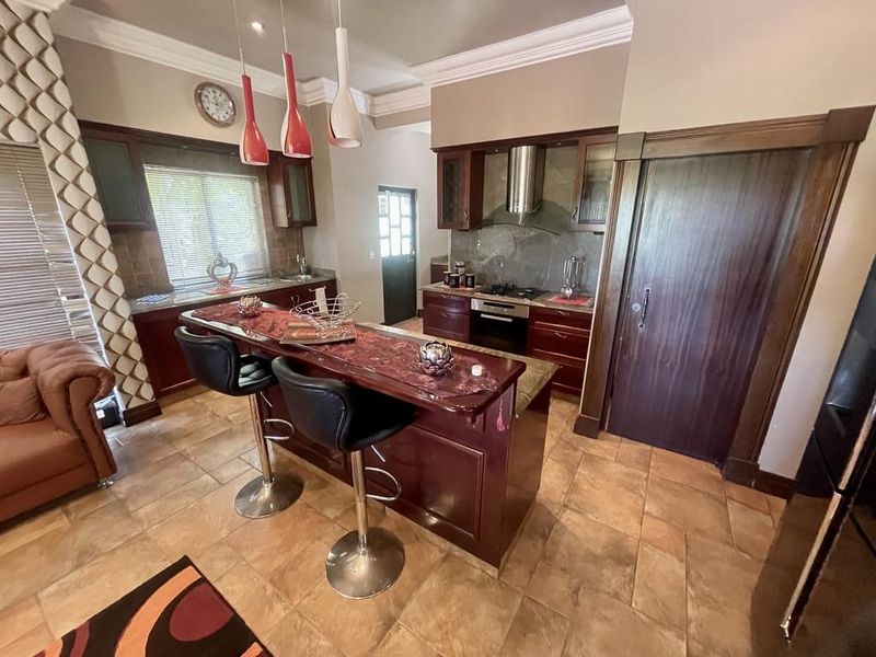 Hendra - Fully Furnished Executive Home To Let in The Gardens Estate - Photo 3