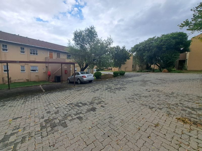 2bedrooms 1 bathroom ground floor unit - Photo 1