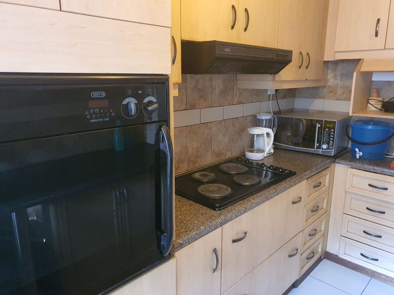 Flat For Sale - Photo 2