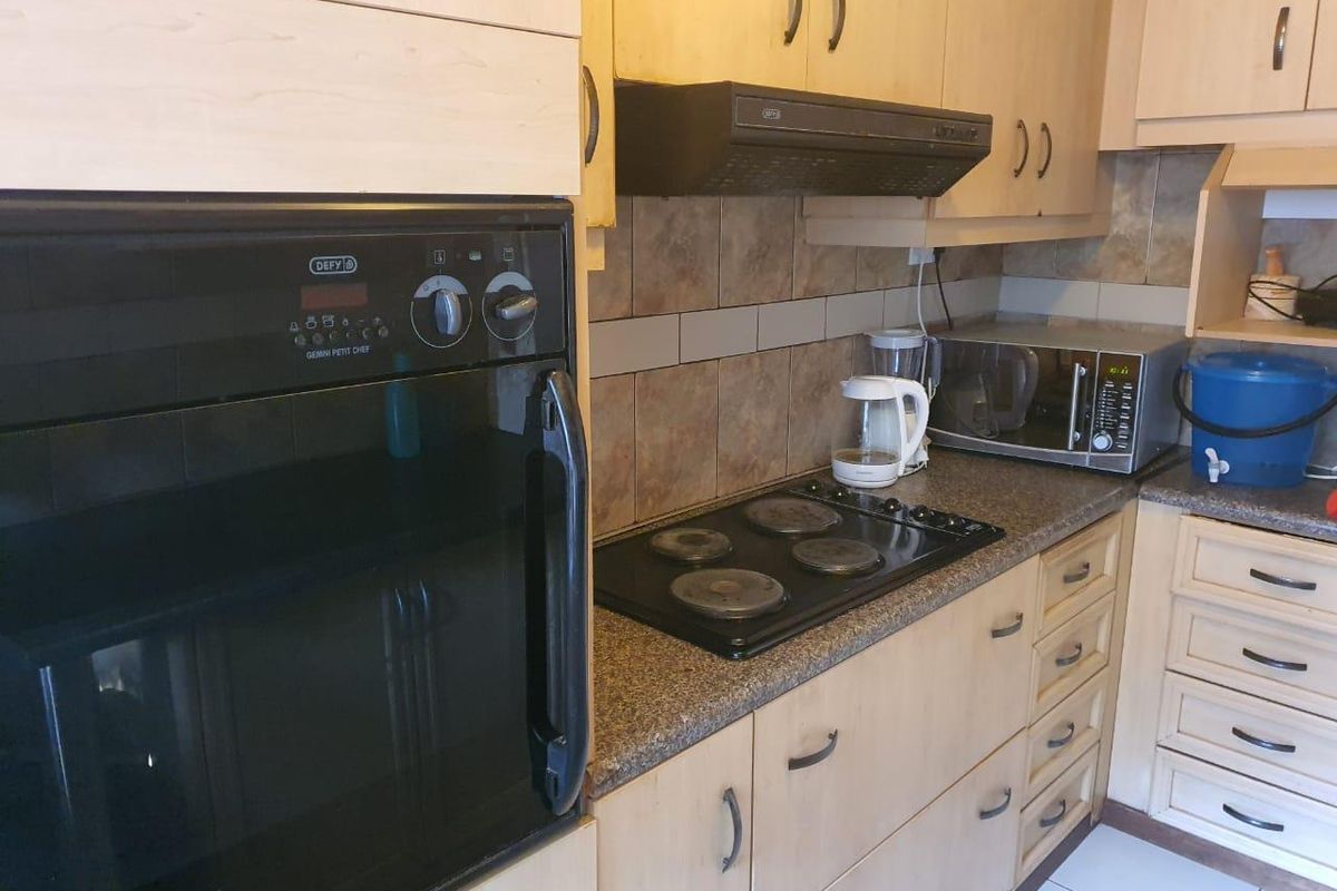 Flat For Sale - Photo 2