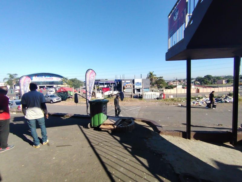 48 m2 Prime Retail Space To Let - Chatsworth Business Square - Photo 8