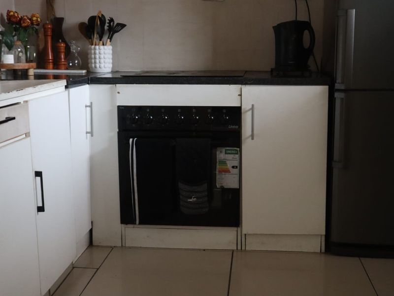 Charming Ground Floor Apartment in Arcadia - Photo 2