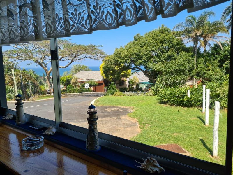 Furnished 2 bedroom 2 bathroom Pet friendly unit in a sought after village - Photo 10