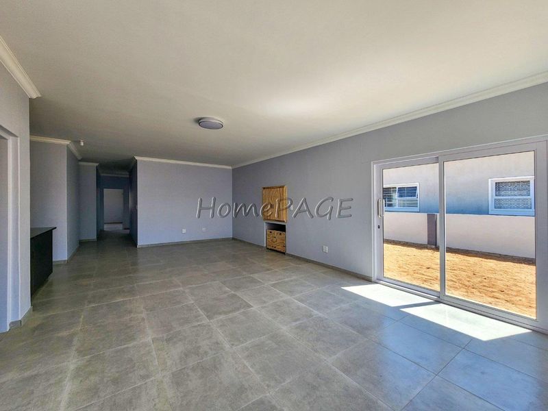 Ext 11 (Sun Bay), Henties Bay:  Brand new 3 Bedroom home wih 3 Garages is for Sale - Photo 4