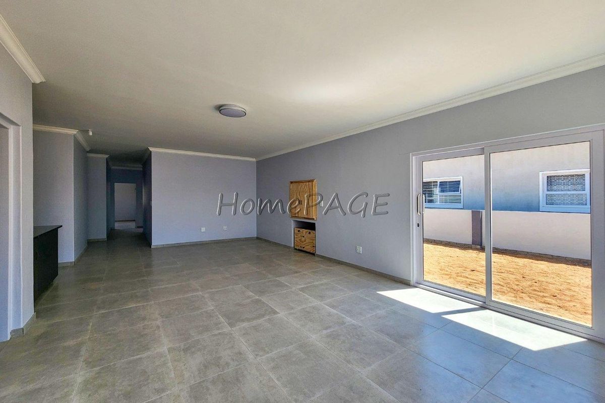 Ext 11 (Sun Bay), Henties Bay:  Brand new 3 Bedroom home wih 3 Garages is for Sale - Photo 4