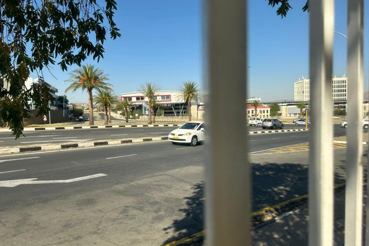 🏡 Spacious Double-Storey Commercial Property for Sale - Photo 3