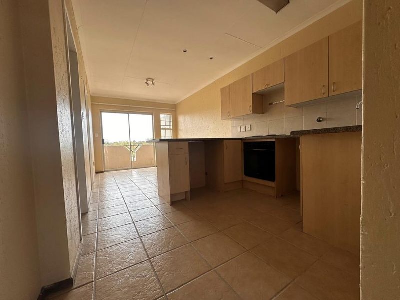 Specious 2Bedroom, 1Bathroom Top Floor Apartment to Rent at Pebble Falls, Boksburg - Photo 6
