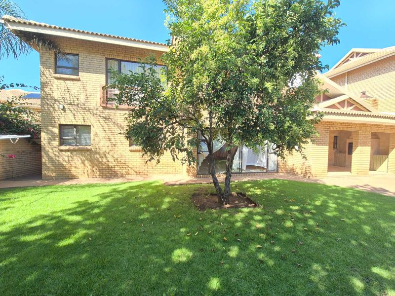 Luxury Living in the Heart of the North - Photo 6