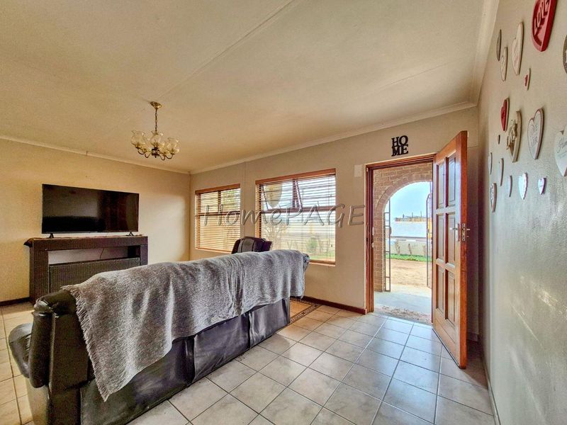 Central, Walvis Bay:  3 Bedr Home IN VERY GOOD AREA is for Sale - Photo 5