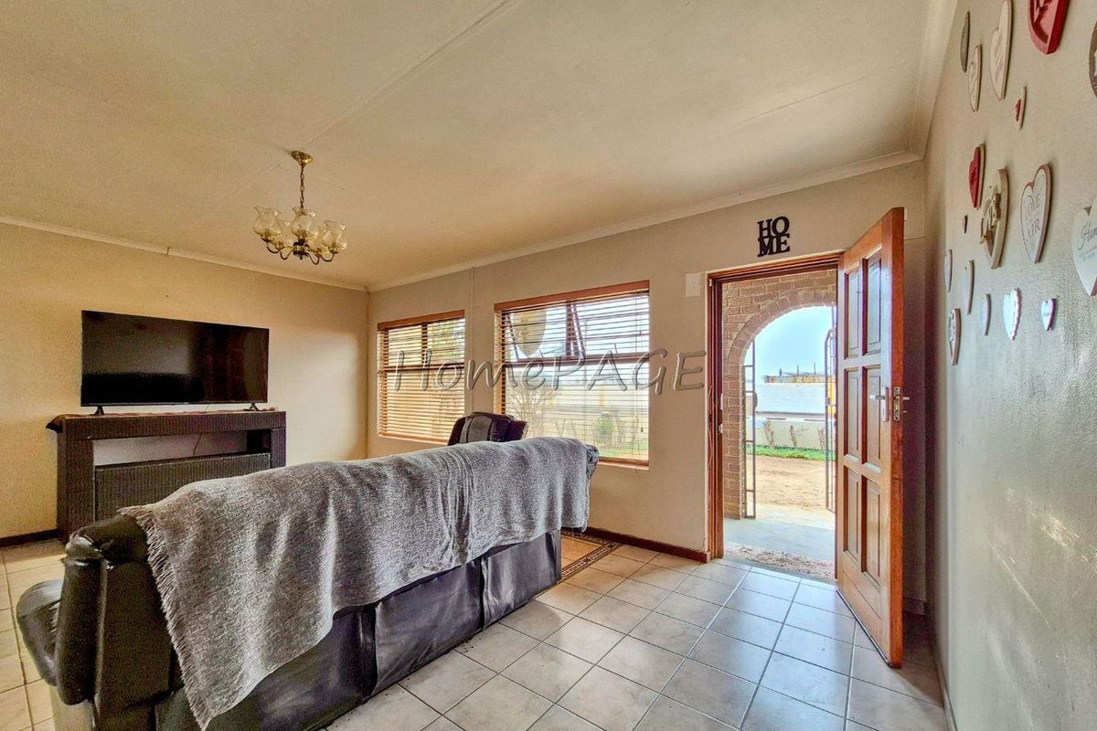 Central, Walvis Bay:  3 Bedr Home IN VERY GOOD AREA is for Sale - Photo 5