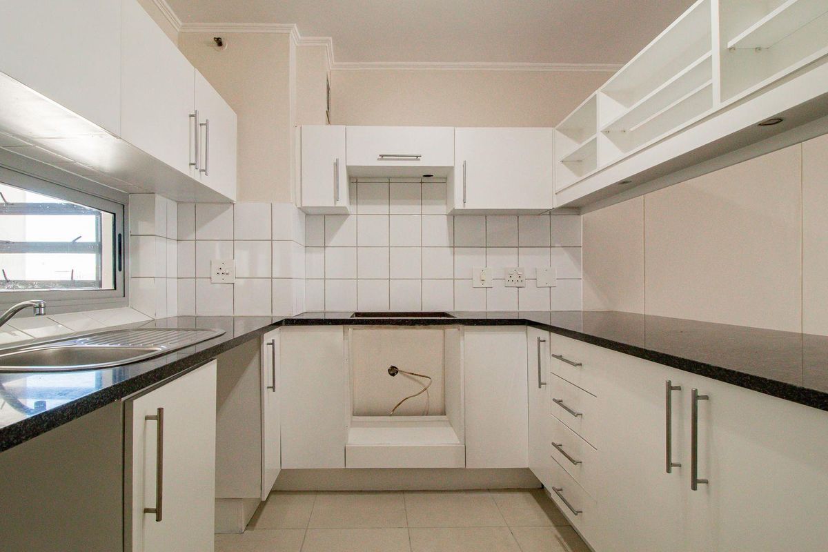 Stylish 2-Bedroom Apartment in "The Claremont" – Prime Location, Ultimate Convenience - Photo 4