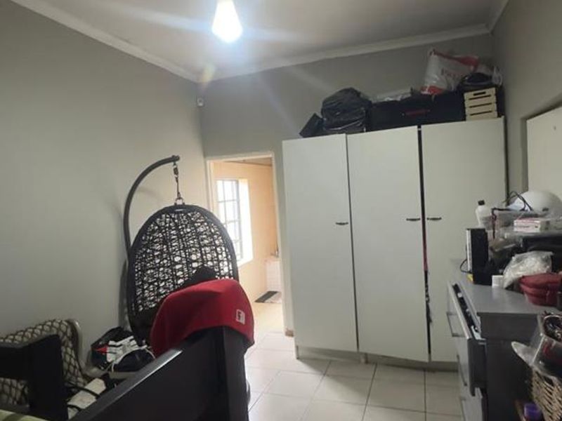 3 bedroom free standing house - Photo 9