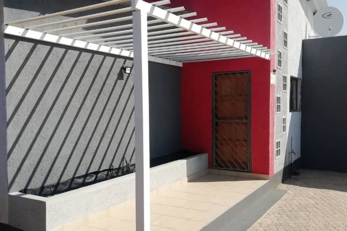 Modern 2-Bedroom Home - Photo 2