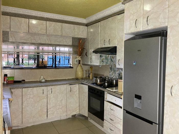 Property #2472135, Apartment For Sale in Jabulani