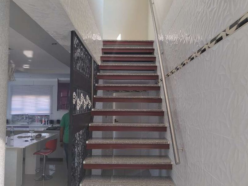 Modern Townhouse for Sale in Newcastle. - Photo 7