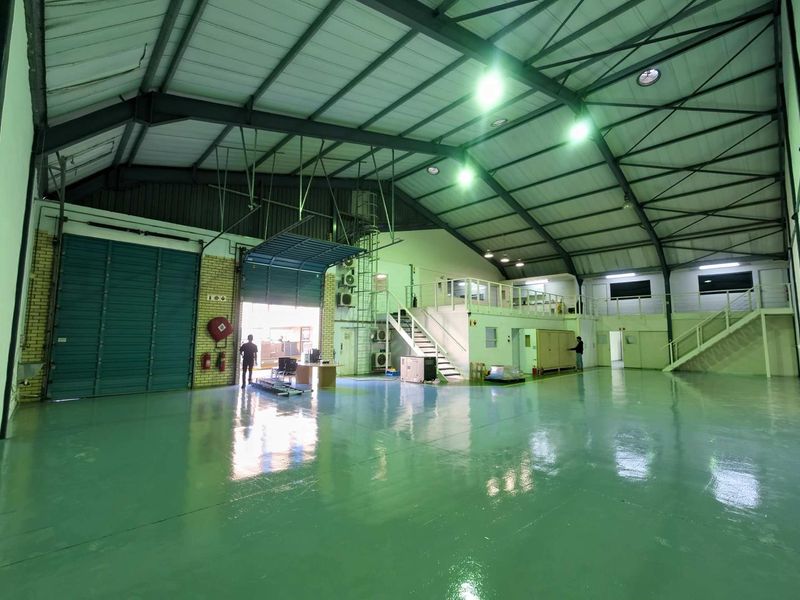 1189SQM WAREHOUSE PREMISES TO LET ALONG KOEBERG ROAD - Photo 3