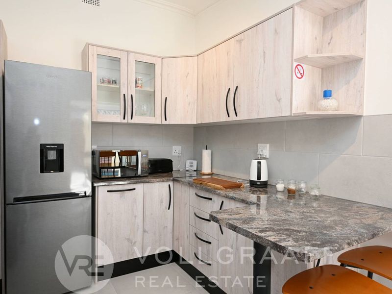 Fully Furnished 1-Bedroom Apartment for Rent – Town Centre - Photo 3