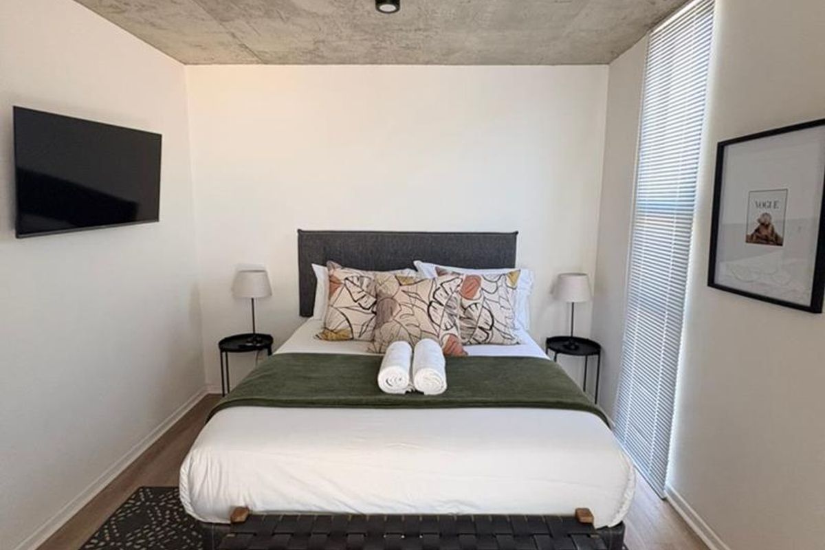 Executive suite to rent - Photo 3
