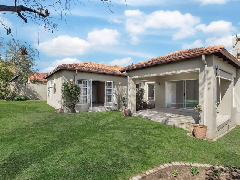 3 BEDROOM HOUSE FOR RENT IN CEDAR LAKES - Photo 1