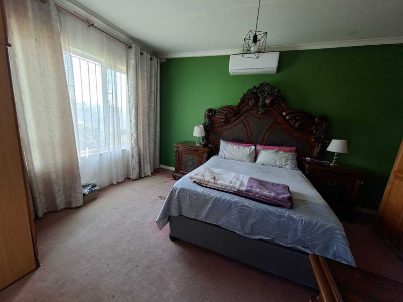 3 Bedroom house with flatlet in a tranquil Shall Cross Suburb - Photo 10
