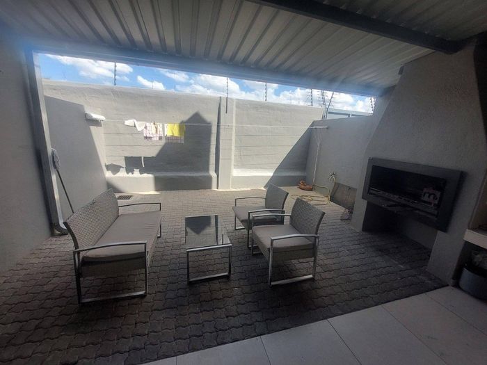 Property #2487301, Townhouse For Sale in Avis