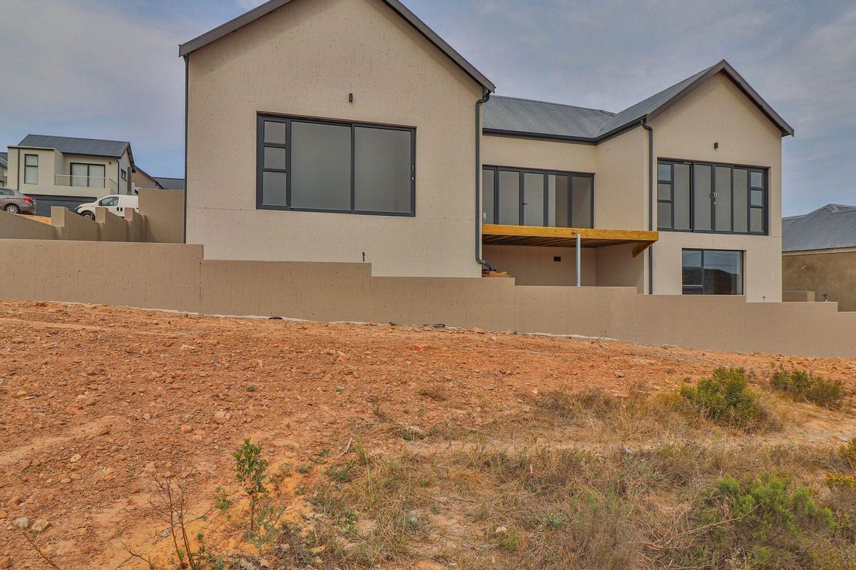 Nestled in the heart of Outeniquasbosch Wildlife Village - Photo 3