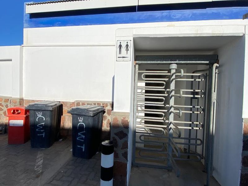 FOR SALE- GARAGE IN LUDERITZ, NAMIBIA - Photo 3