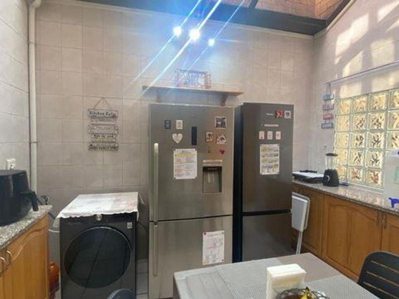 First Class Hidden Jewel - Photo 7