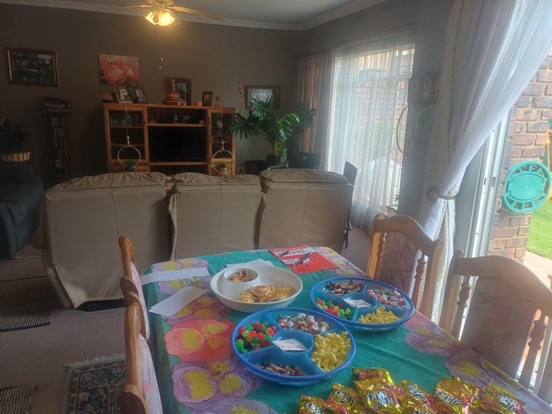 Extremely Neat Duplex Townhouse with Private Garden - Photo 8