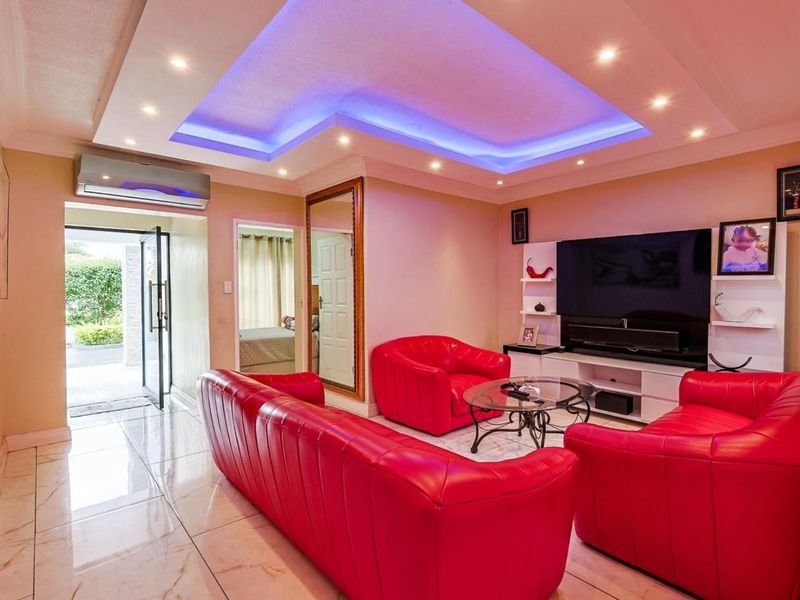 Luxury 5-Bedroom Fully Furnished Home for Rent in Exclusive Gated Estate – East of Pretoria - Photo 4