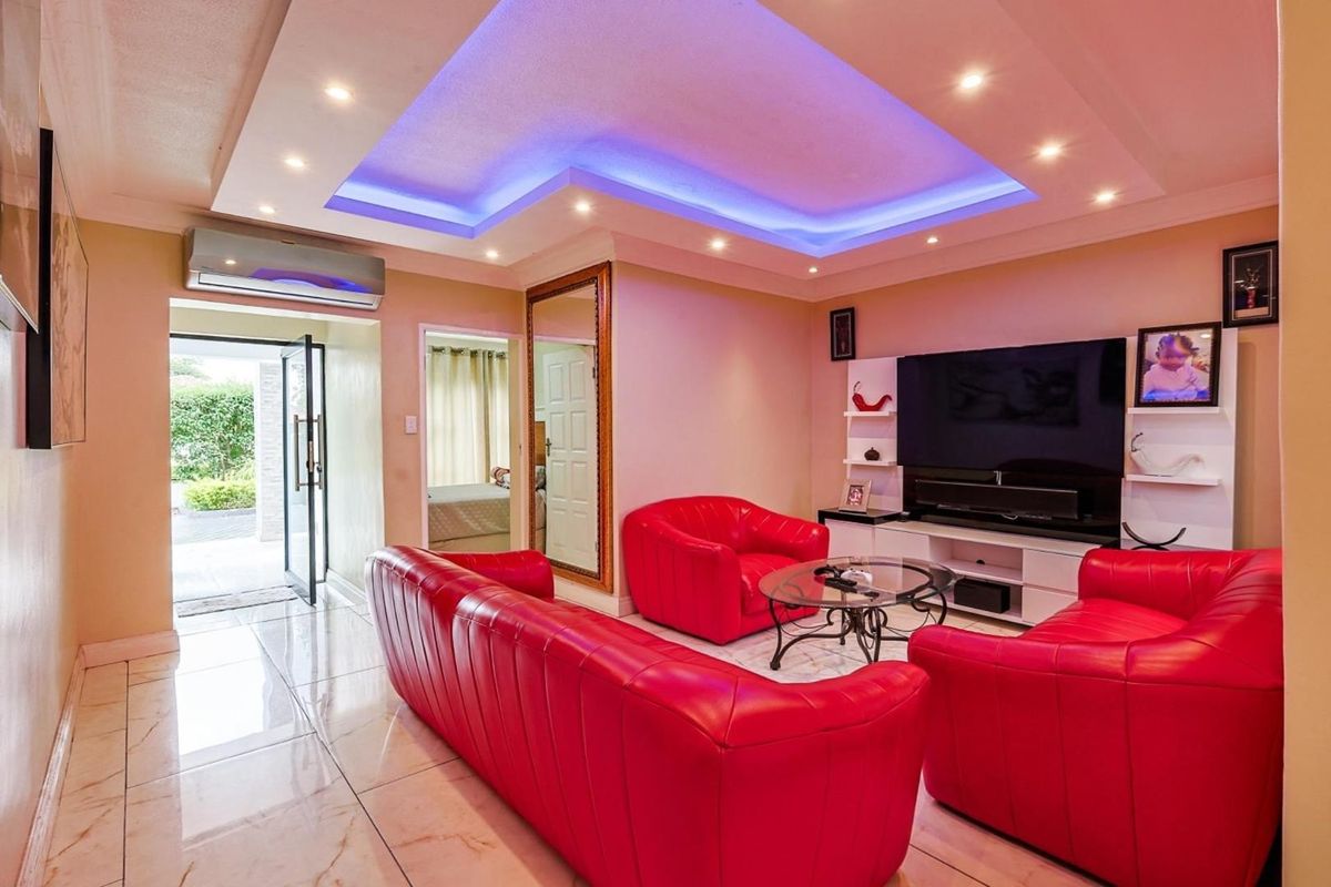 Luxury 5-Bedroom Fully Furnished Home for Rent in Exclusive Gated Estate – East of Pretoria - Photo 4