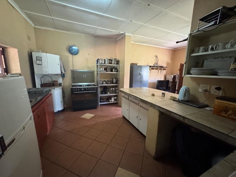 WATER-RICH SMALLHOLDING WITH DEVELOPMENT POTENTIAL NEAR HARTBEESPOORT DAM - Photo 9