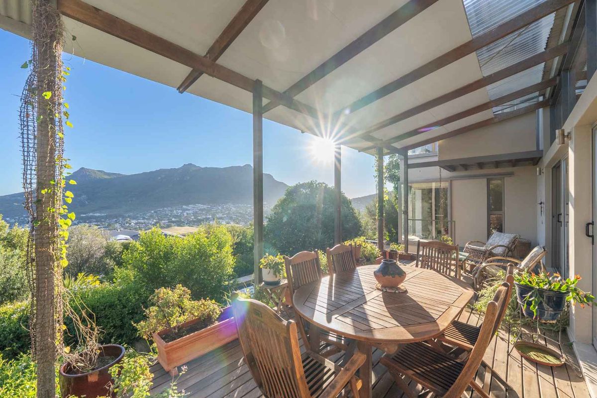 LET THE SUNSHINE IN – Berg-en-Dal Private Estate Villa - Photo 3