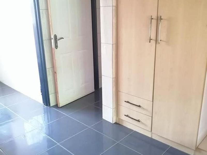 3 bedrooms house to rent in Soshanguve VV - Photo 5