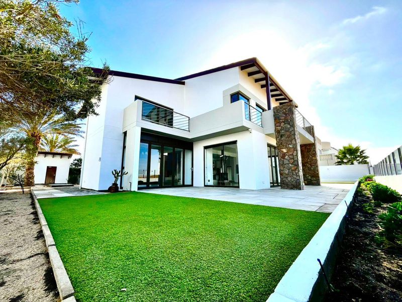 Luxury Swakopmund Mansion - Photo 3