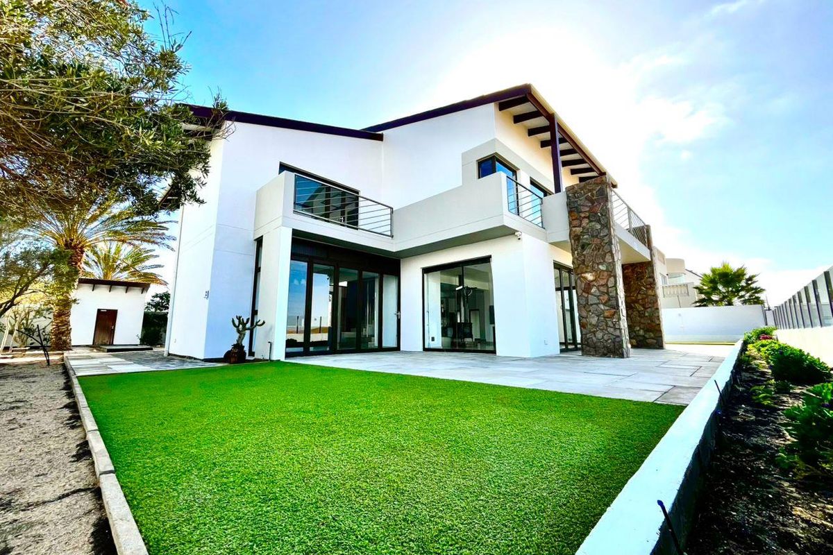Luxury Swakopmund Mansion - Photo 3
